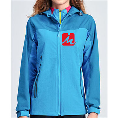 La veste légère extérieure d'anorak imperméabilisent la veste protégeant du vent de l'anorak des femmes