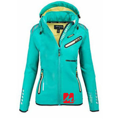 Le Spandex de polyester imperméabilisent la veste de hausse extérieure mâchante des femmes de vestes de Softshell