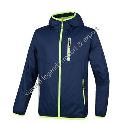 Veste classique d'anorak de Packable de vestes légères protégeant du vent d'OEM
